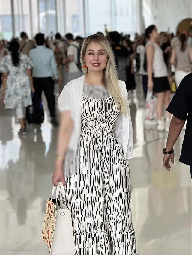 بیوگرافی ندا غفاری مجری سابق صدا و سیما و تغییر پوشش عجیب پس از استعفا چهره جدید ندا غفاری در دبی