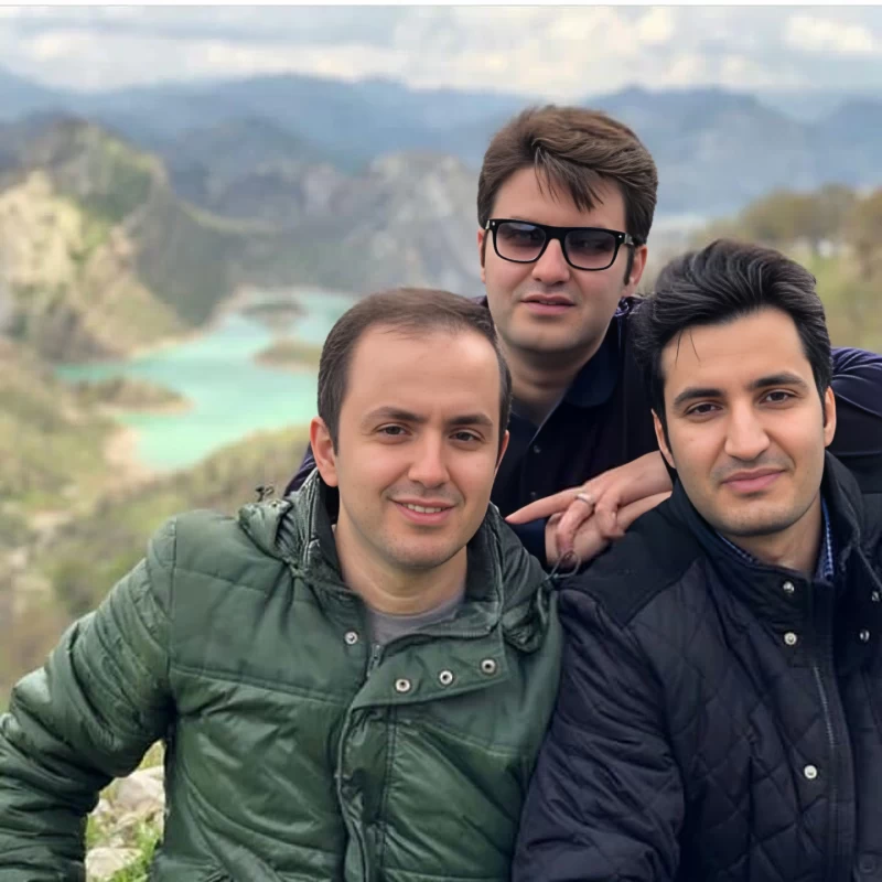 بیوگرافی ذاکر تیموری گوینده خبر صدا و سیما از خطه کرمانشاه و حواشی او برادران تیموری