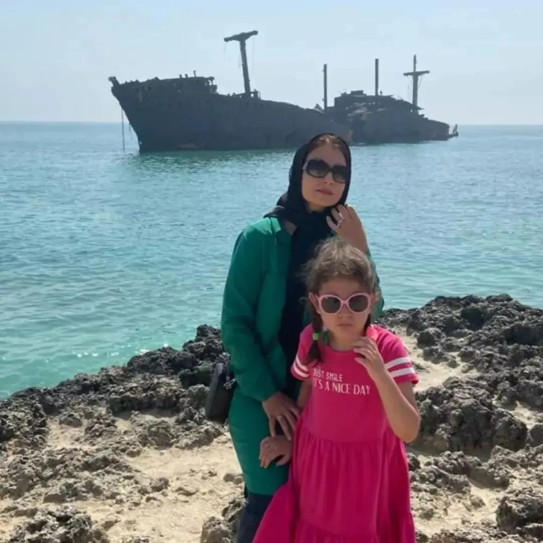 بیوگرافی رضوان سلامی کارشناس هواشناسی شبکه خبر + سوابق علمی رضوان سلامی و دخترش در جزیره کیش