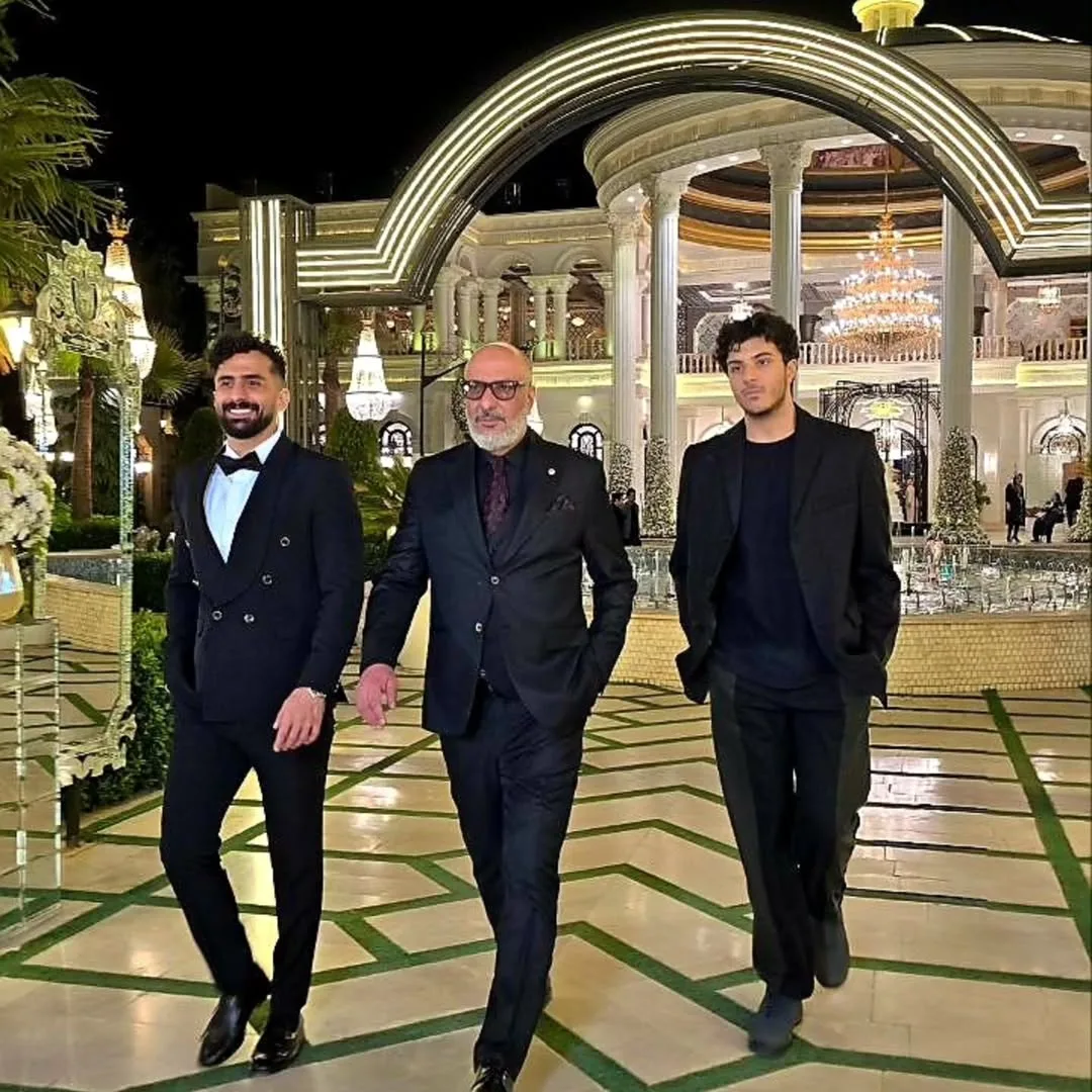 بیوگرافی علیرضا جعفری؛ بازیگر خاطرهانگیز سعید متهم گریخت علیرضا جعفری، پسر عمویش آیین جعفری و عمویش امیر جعفری