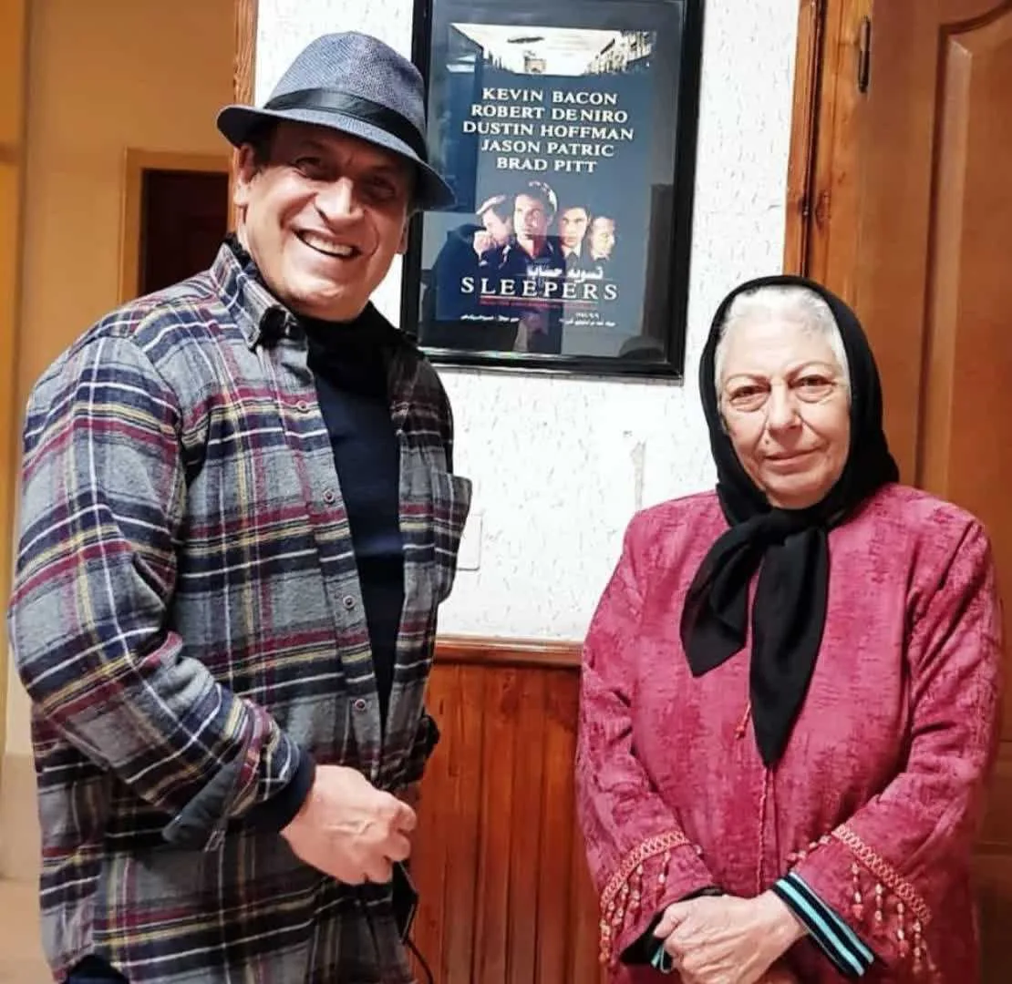 بیوگرافی بهمن هاشمی مجری مسابقه نبض انرژی؛ از جادوی صدا تا اجرای ۱۰۰ میلیونی بهمن هاشمی در کنار ثریا قاسمی