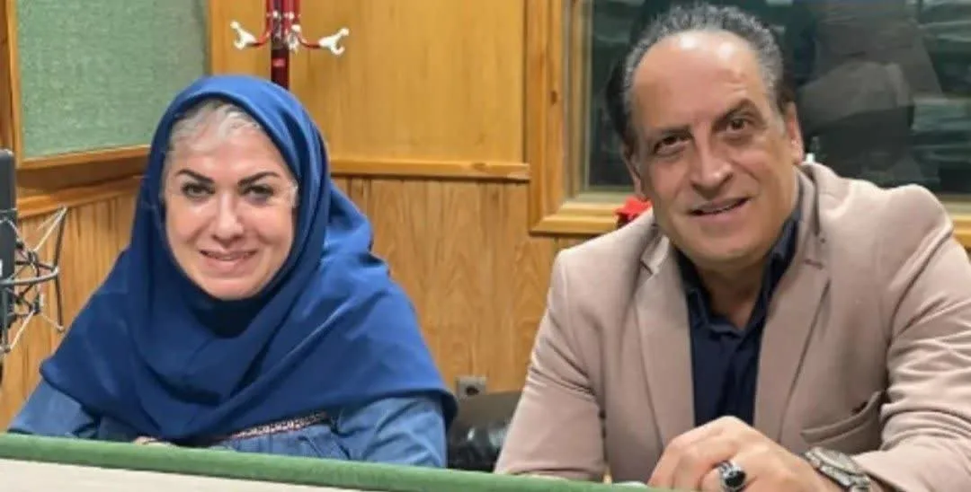 بیوگرافی بهمن هاشمی مجری مسابقه نبض انرژی؛ از جادوی صدا تا اجرای ۱۰۰ میلیونی بهمن هاشمی در کنار دوبلور زهره شکوفنده