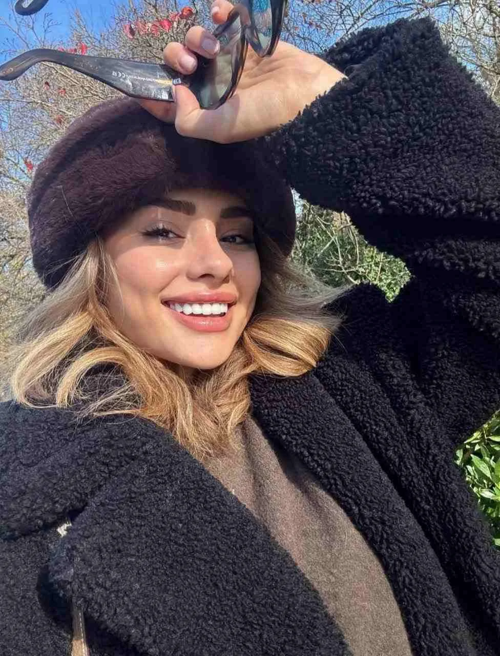 بیوگرافی سمر دادگر همسر اوزجان دنیز بازیگر ترک عمل های زیبایی سمر دادگر