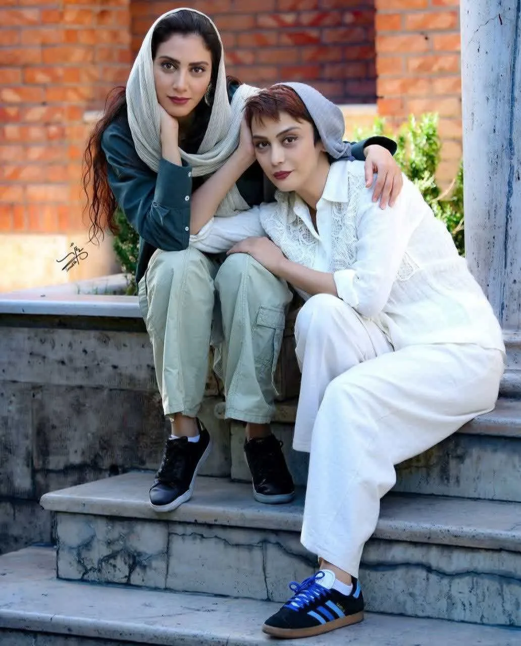 بیوگرافی مارال فرجاد؛ برنده سیمرغ فجر ۱۴۰۴ و پیام از تخت بیمارستان مارال و مونا فرجاد