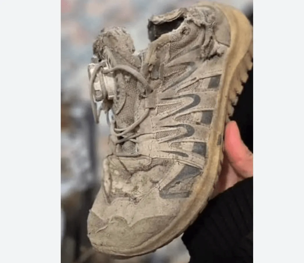 بیوگرافی ماکان نصیری شهید 7 ساله و مفقودالاثر مدرسه شجره طیبه میناب لنگه کفش پیدا شده از ماکان نصیری