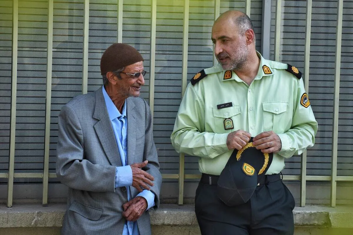 بیوگرافی تینو صالحی در نقش سرگرد حسن جهانی سریال کلانتری ۱۱ تینو صالحی در نقش سرگرد حسن جهانی سریال کلانتری یازده