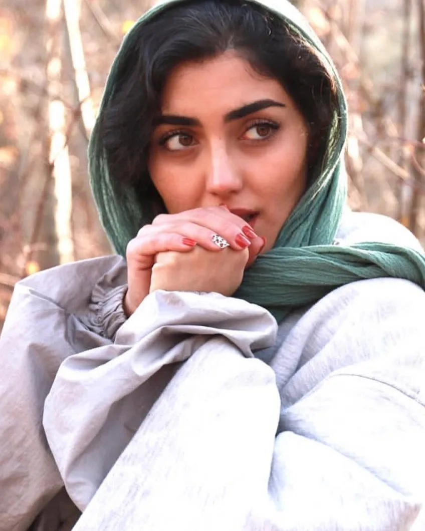 بیوگرافی مینا شفیعی بازیگر نقش نرگس سریال صدای قلب من بیوگرافی مینا شفیعی بازیگر نقش نرگس سریال صدای قلب من