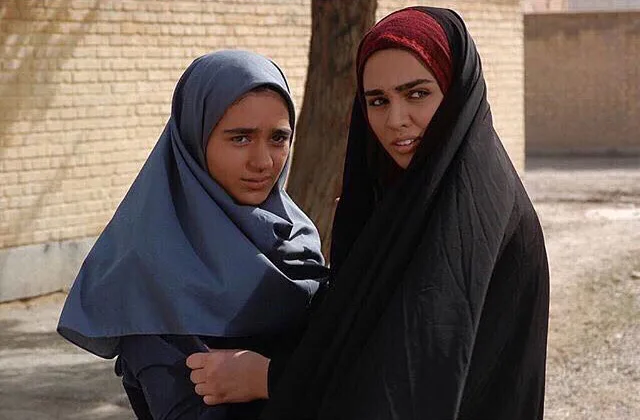 بیوگرافی مونا احمدی و همسرش بازیگر نقش شیرین در وضعیت سفید مونا احمدی در فیلم کودک و فرشته