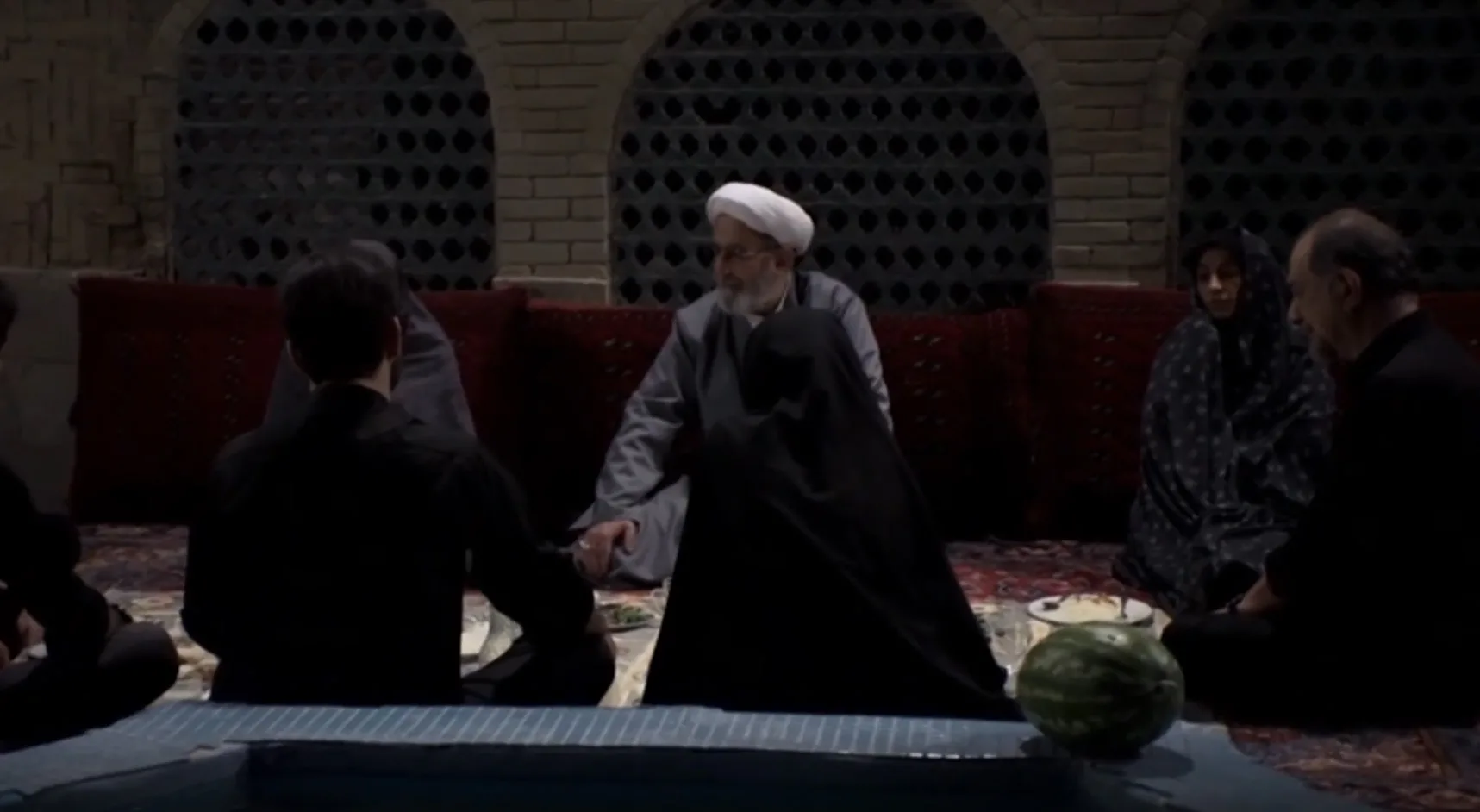 بیوگرافی و اسامی بازیگران سریال پرده نشین + زمان پخش آی فیلم ۱۴۰۵ فرهاد آئیش در نقش روحانی در سریال پرده نشین