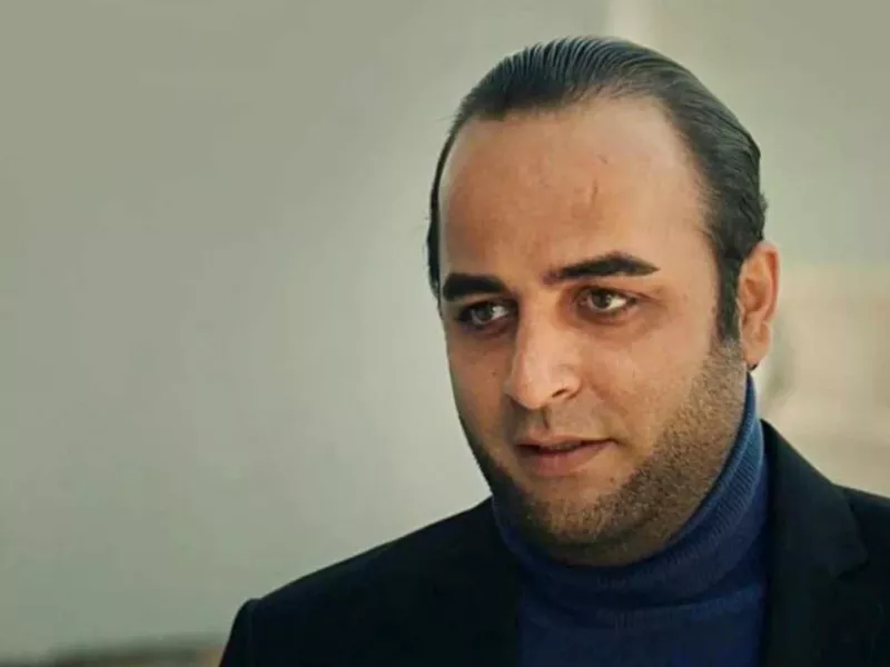 بیوگرافی امیر نوروزی بازیگر سینما؛ از گل سنگ تا سرگرد ضرابی سریال کوری بیوگرافی امیر نوروزی بازیگر سینما؛ از گل سنگ تا سرگرد ضرابی سریال کوری