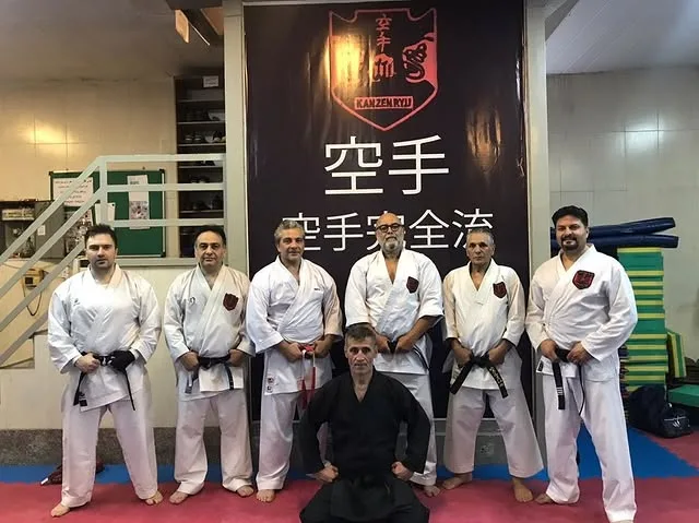 بیوگرافی محمود اردلان بازیگر نقش زهیر بن قین و طراح صحنه های مختارنامه بیوگرافی محمود اردلان بازیگر نقش زهیر بن قین و طراح صحنه های مختارنامه
