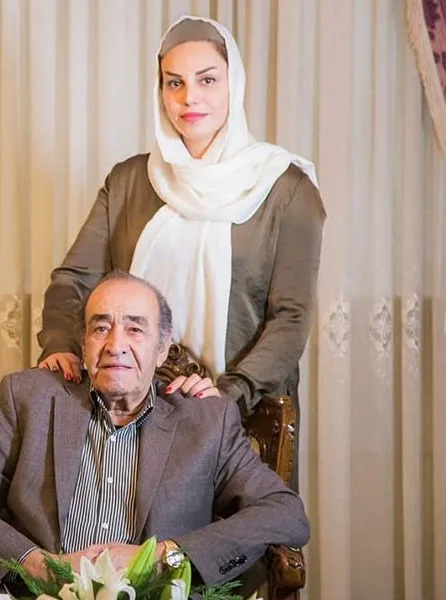 علت فوت و بیوگرافی ایرج خواجه امیری استاد آواز ایران و پدر احسان خواجهامیری ایرج خواجه امیری در کنار دخترش الیکا خواجهامیری