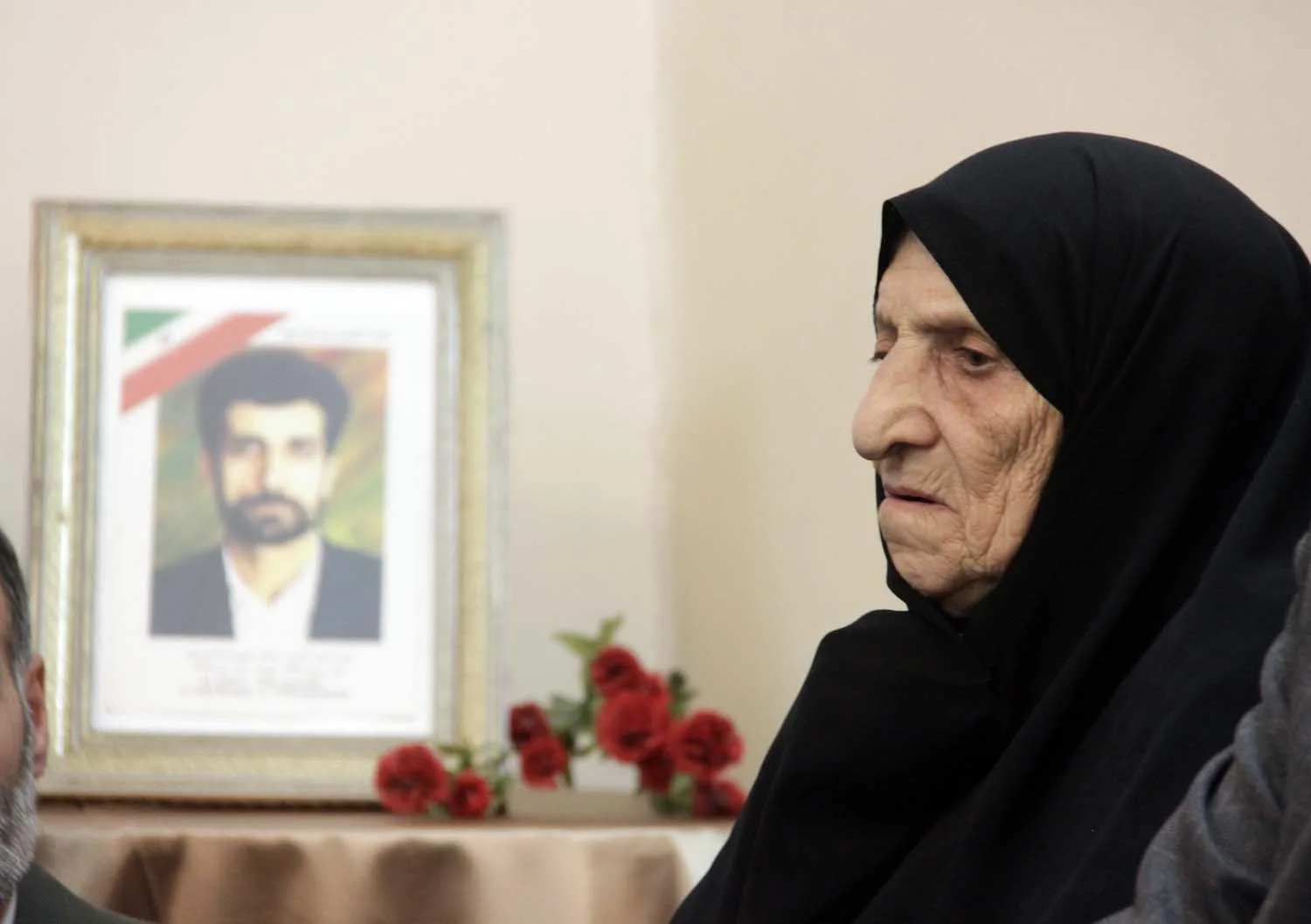 زندگینامه شهید محمود صارمی؛ همسر و فرزند او و ماجرای ۱۷ مرداد روز خبرنگار زنده یاد مادر شهید محمود صارمی