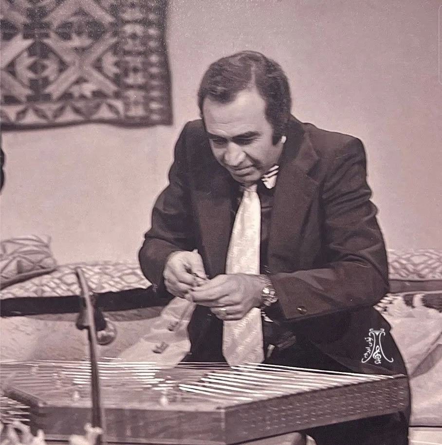 علت فوت و بیوگرافی ایرج خواجه امیری استاد آواز ایران و پدر احسان خواجهامیری تصویر قدیمی از ایرج خواجه امیری